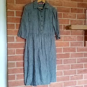 Pyne And Smith Clothiers linen dress with beautiful buttons and pockets!